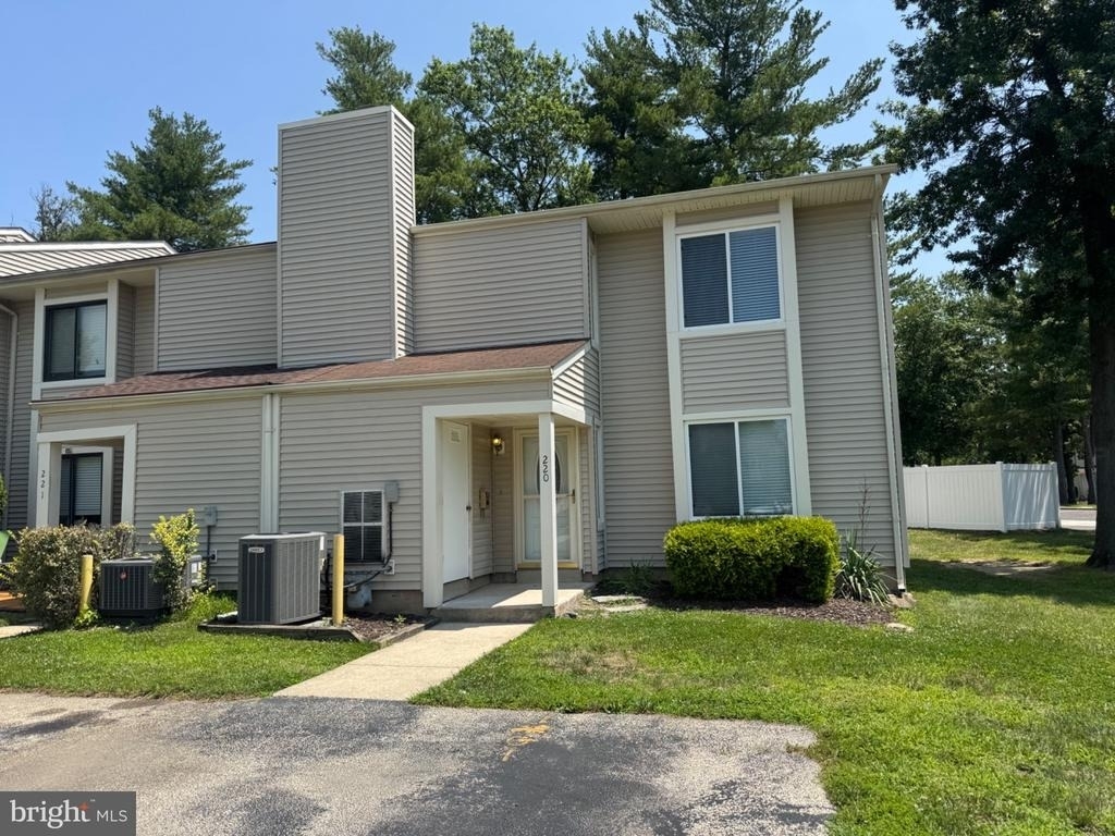 220 Deerpark Court - Photo 1