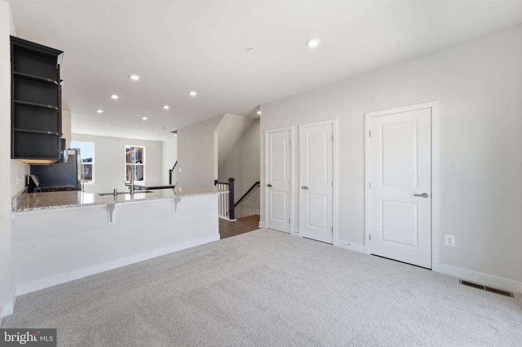 16130 Hyde Park Place - Photo 9
