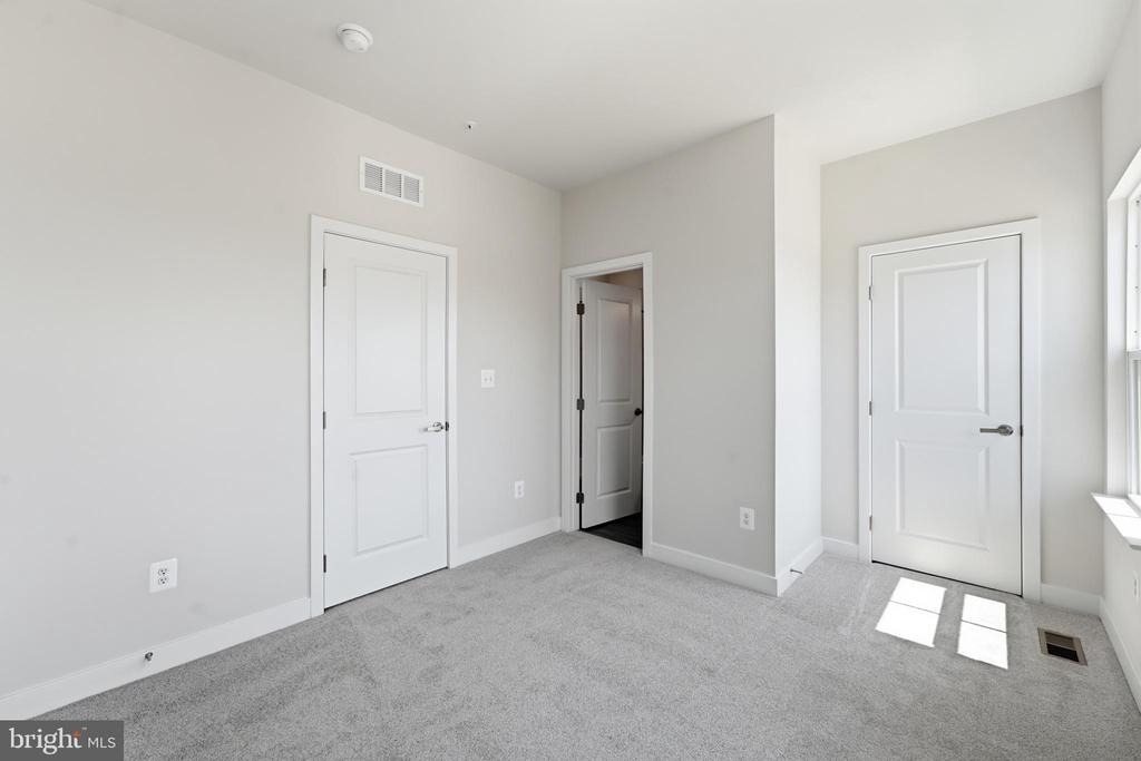 16130 Hyde Park Place - Photo 18