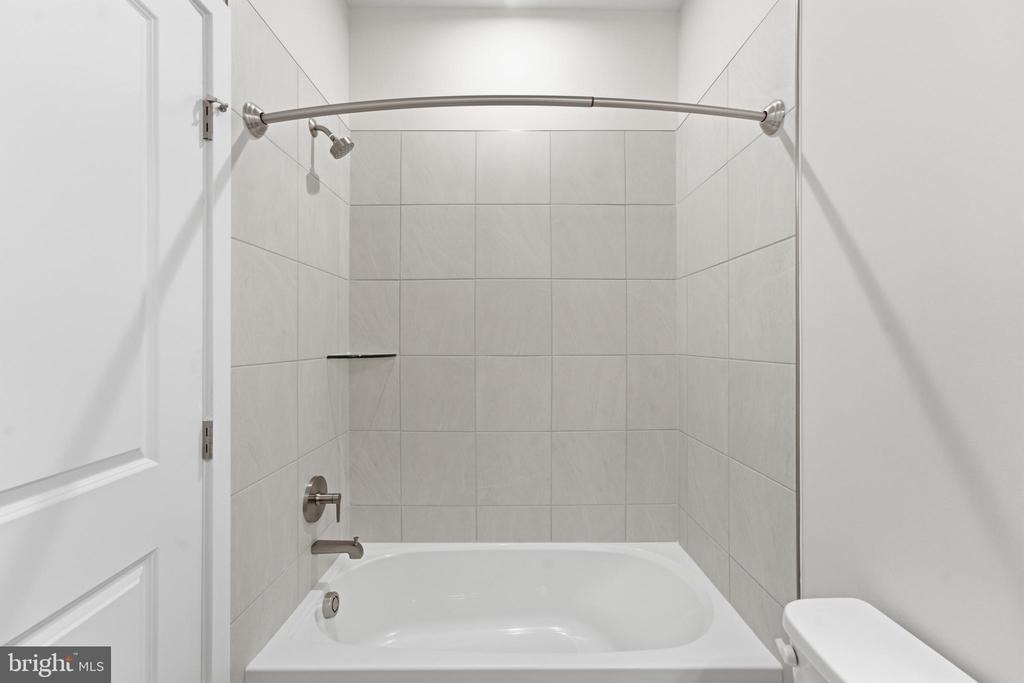 16130 Hyde Park Place - Photo 25