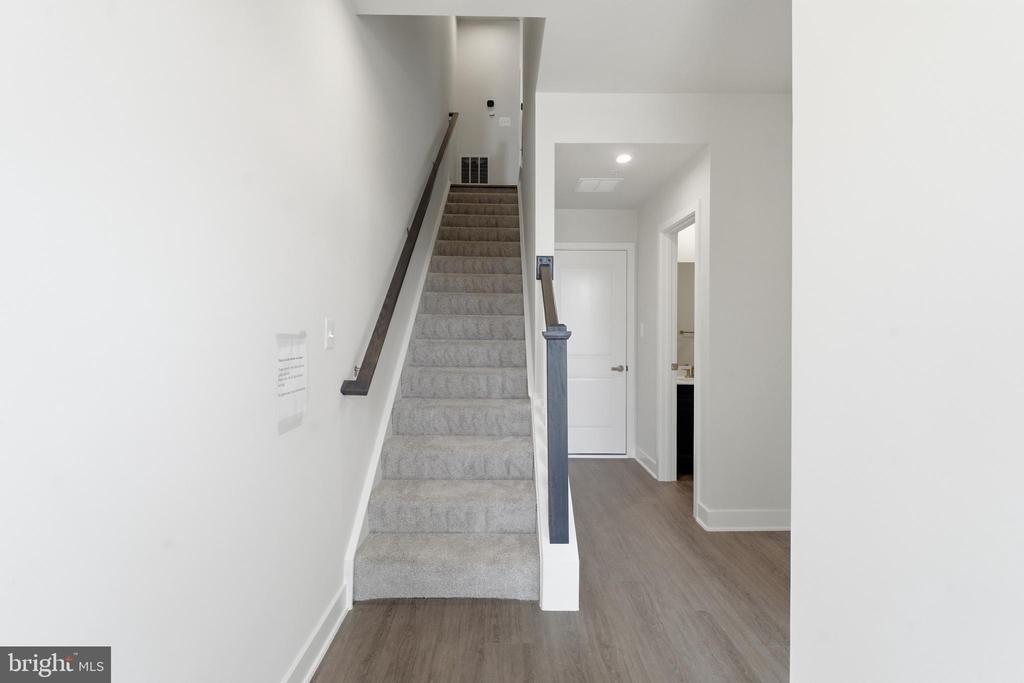 16130 Hyde Park Place - Photo 4