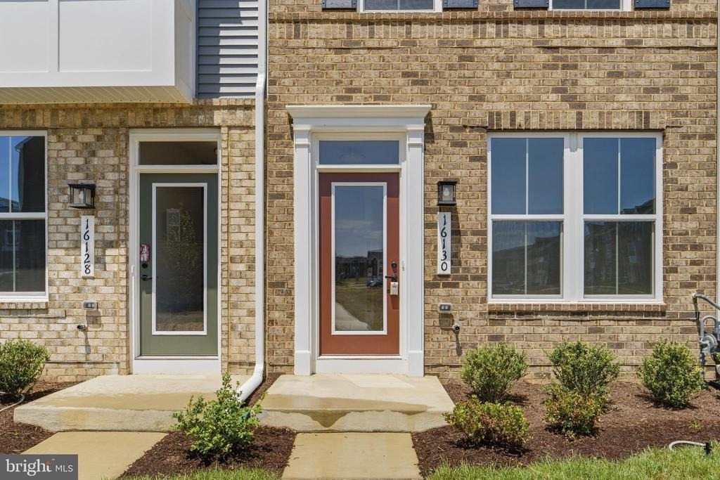 16130 Hyde Park Place - Photo 2