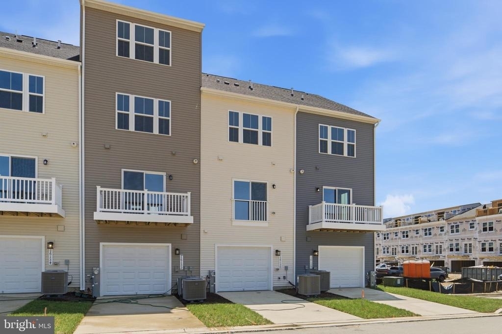 16130 Hyde Park Place - Photo 32
