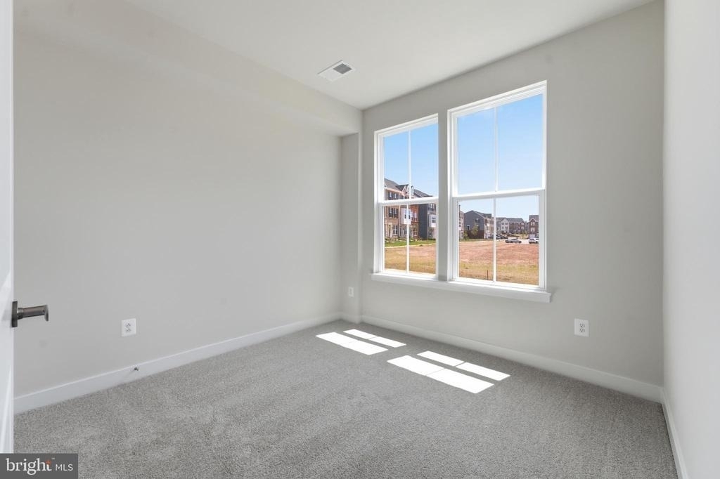 16130 Hyde Park Place - Photo 28