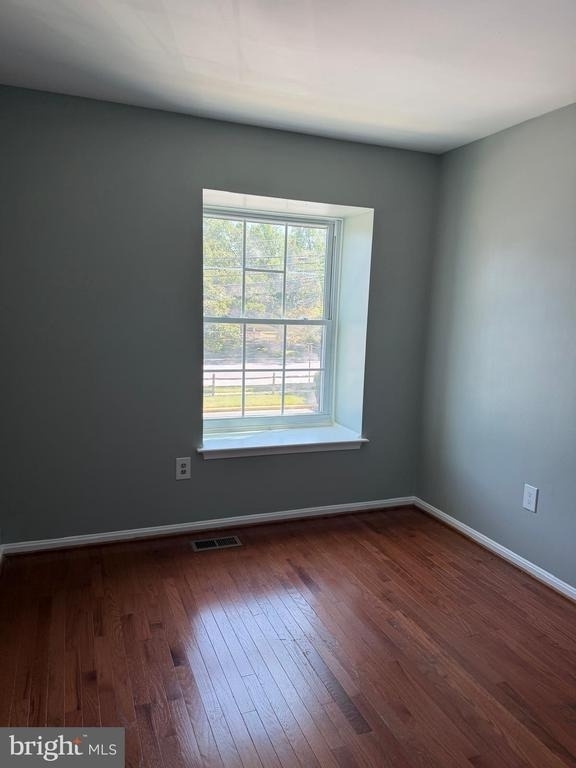 8108 Sandy Spring Road - Photo 10