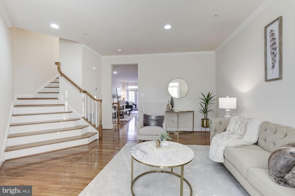 122 Parkview Avenue - Photo 2