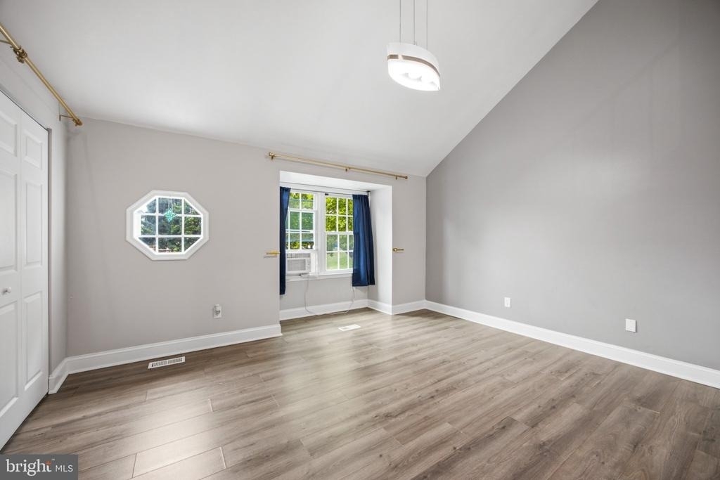 8609 Hawk Run Terrace - Photo 11