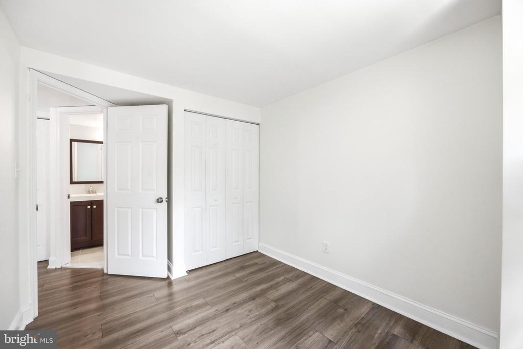 8609 Hawk Run Terrace - Photo 19