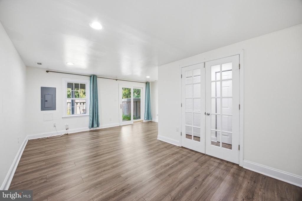 8609 Hawk Run Terrace - Photo 23