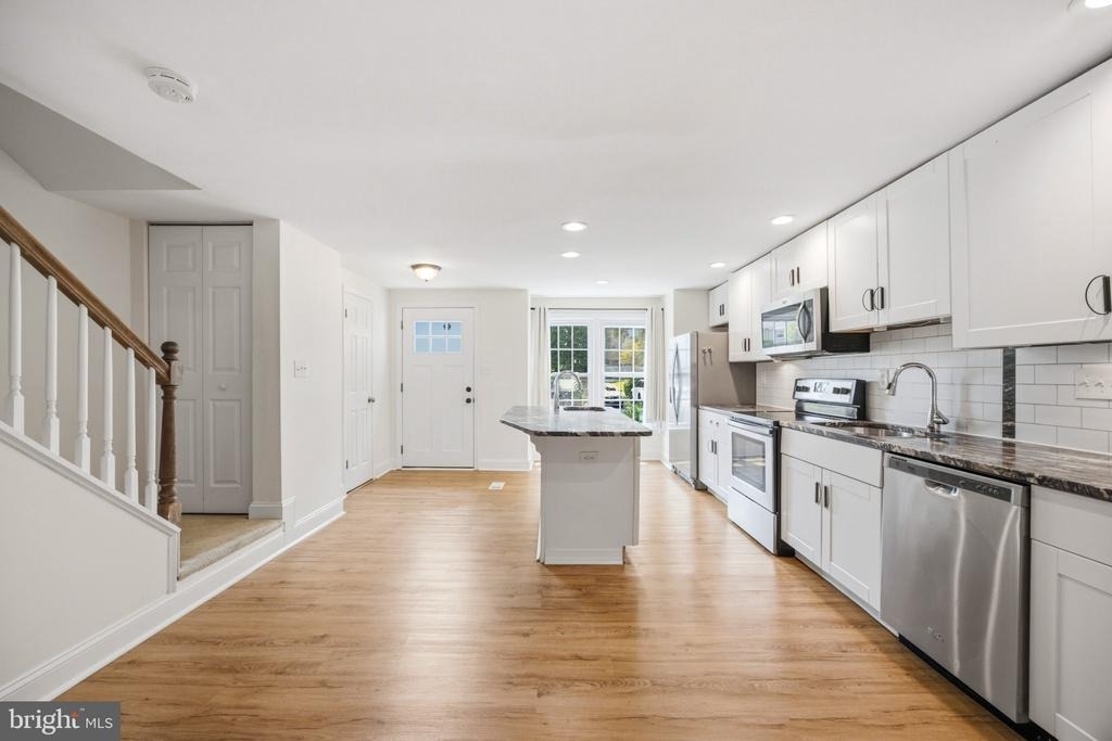 8609 Hawk Run Terrace - Photo 4