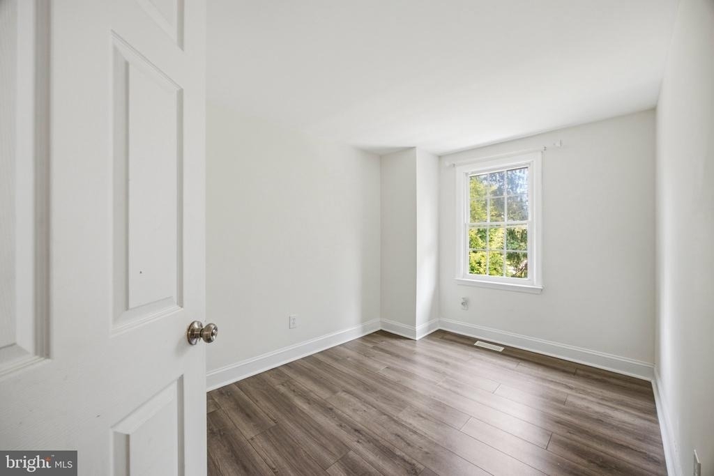 8609 Hawk Run Terrace - Photo 18