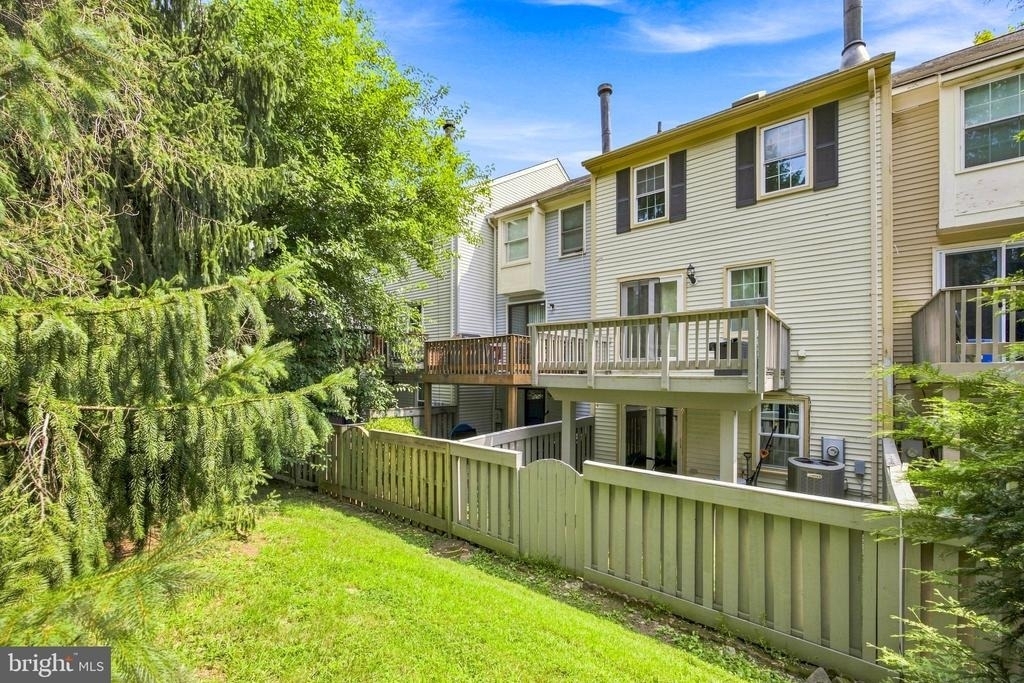 8609 Hawk Run Terrace - Photo 32