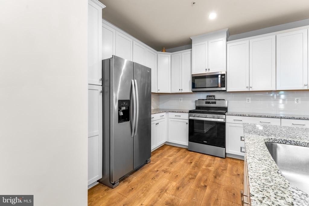 4520 Reaney Ln - Photo 4
