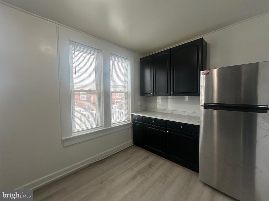 125 N Monastery Avenue - Photo 1