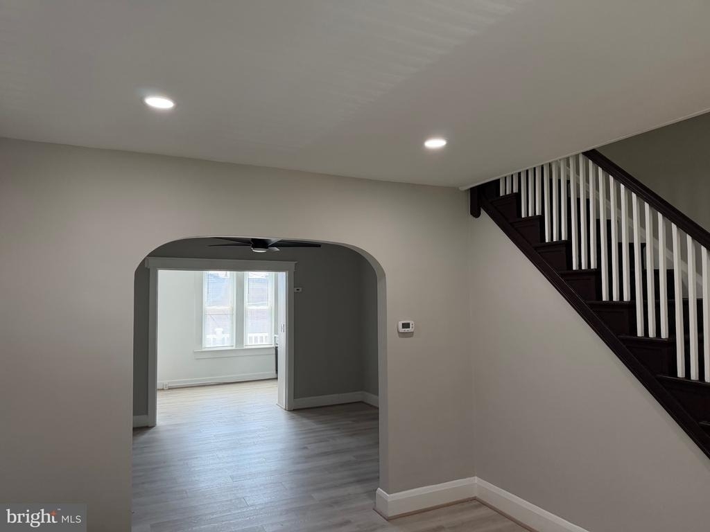 125 N Monastery Avenue - Photo 23