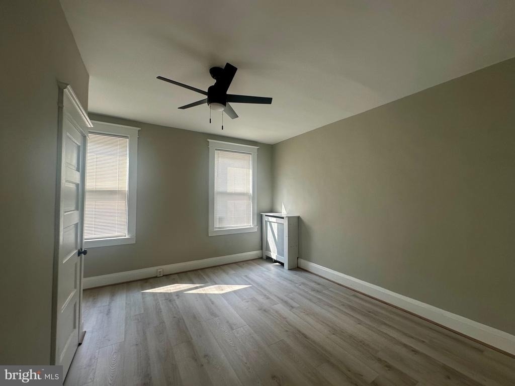 125 N Monastery Avenue - Photo 10