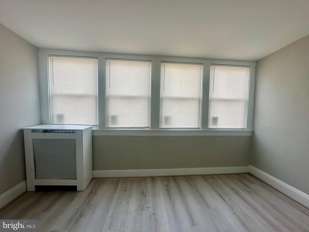 125 N Monastery Avenue - Photo 9
