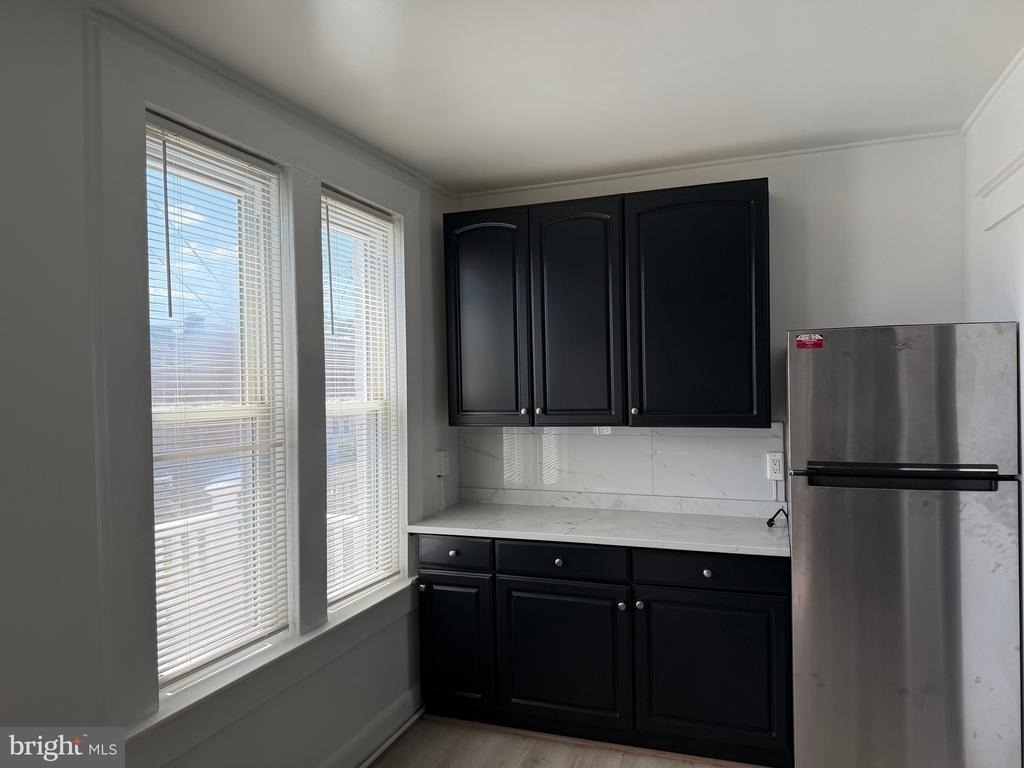 125 N Monastery Avenue - Photo 25