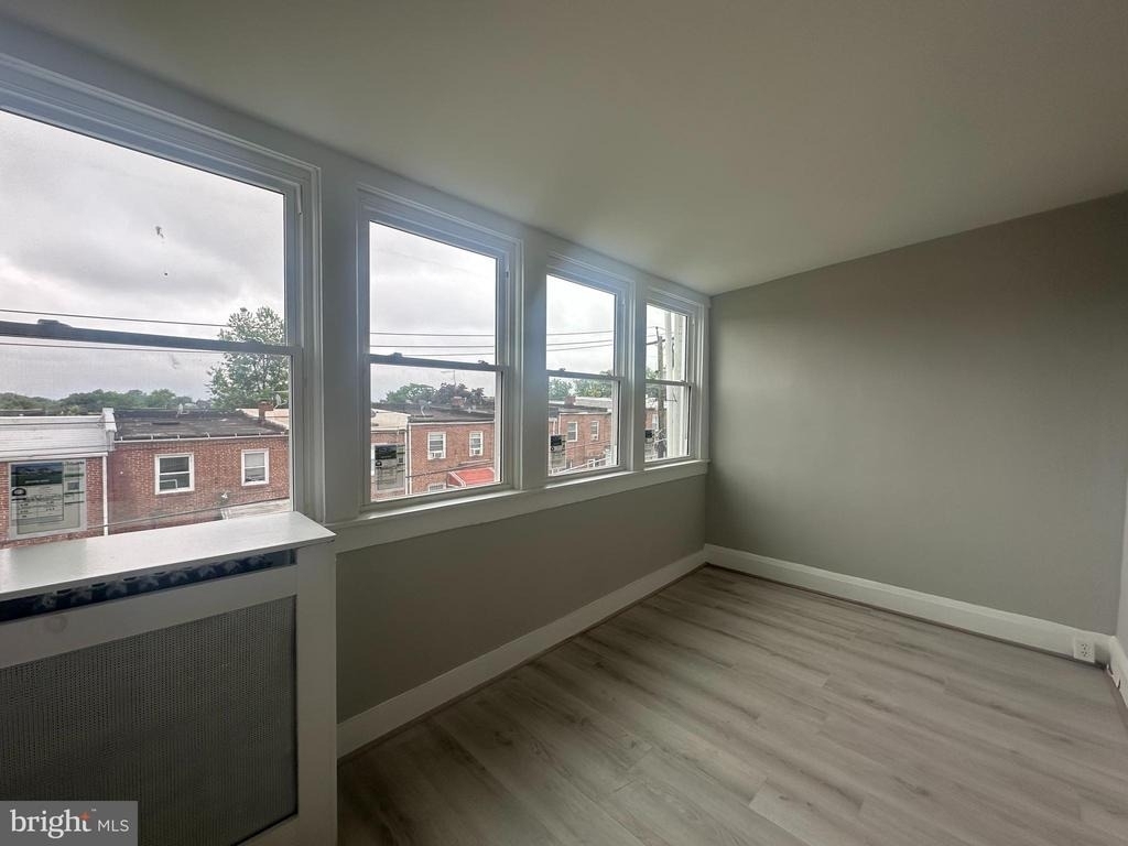 125 N Monastery Avenue - Photo 8