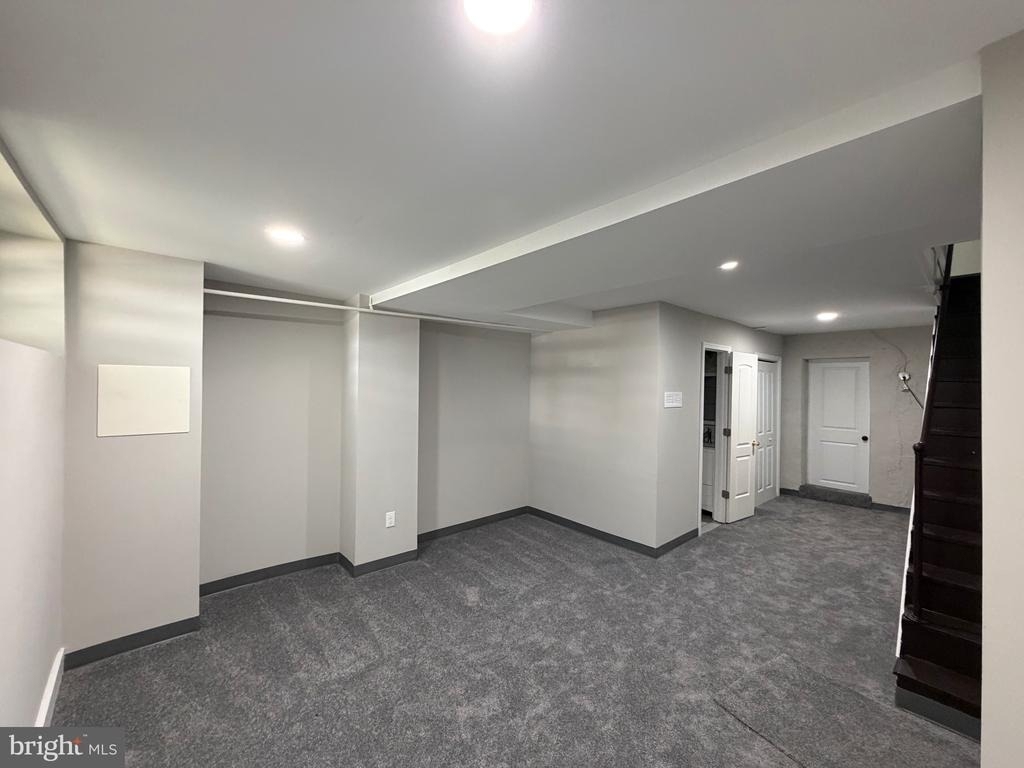 125 N Monastery Avenue - Photo 29