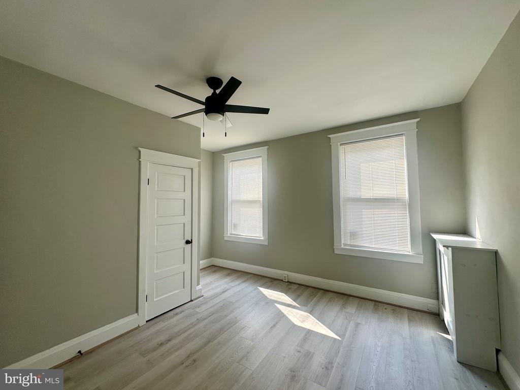 125 N Monastery Avenue - Photo 3