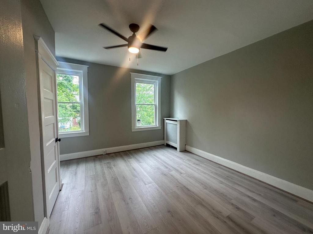 125 N Monastery Avenue - Photo 12