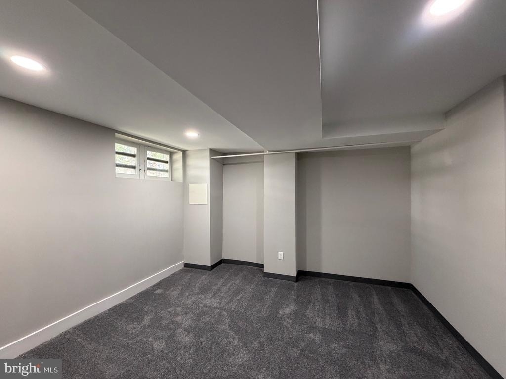 125 N Monastery Avenue - Photo 28