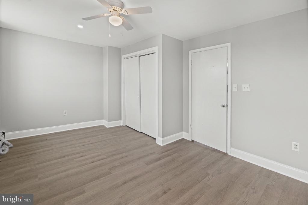 113 W 22nd Street - Photo 8