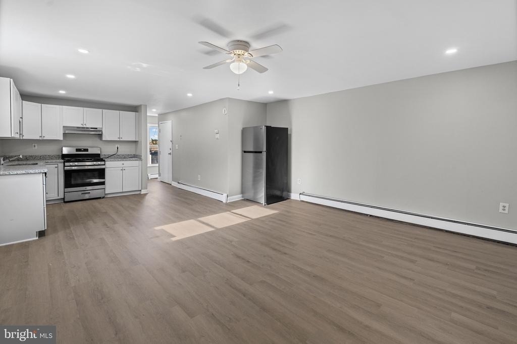 113 W 22nd Street - Photo 3