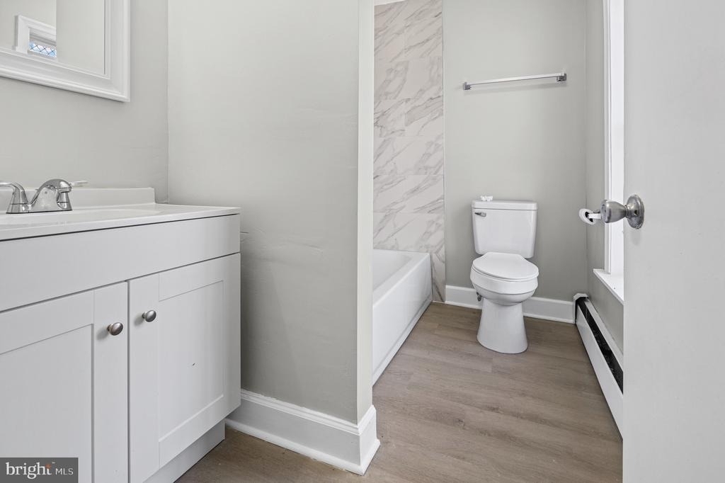 113 W 22nd Street - Photo 9