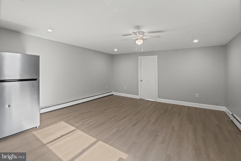 113 W 22nd Street - Photo 4
