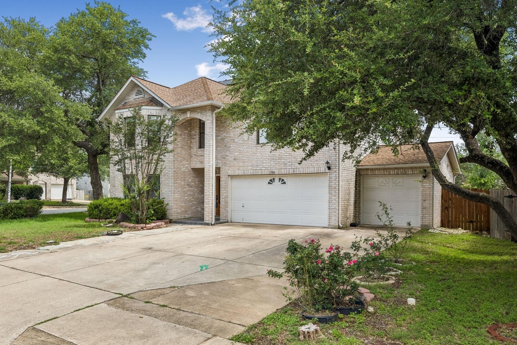 1300 Chalk Ln - Photo 1