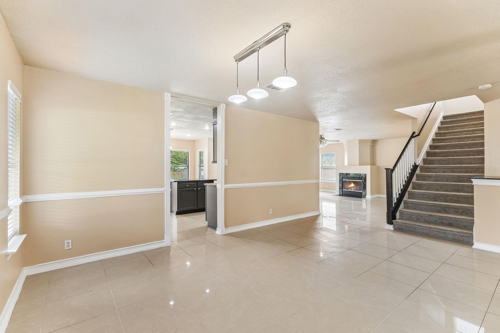 1300 Chalk Ln - Photo 7