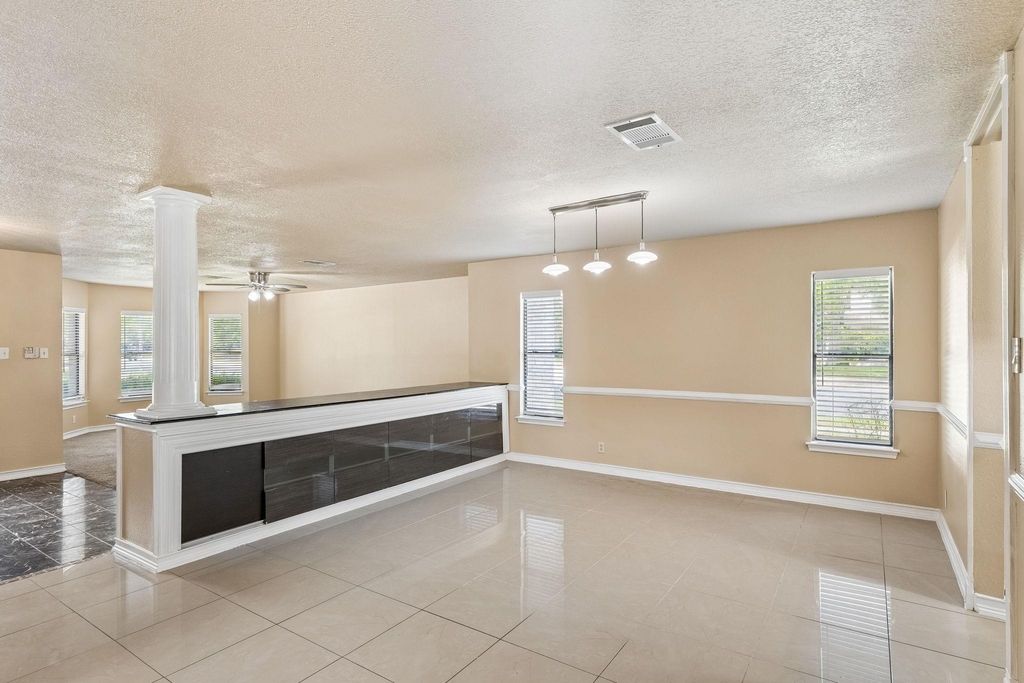 1300 Chalk Ln - Photo 6