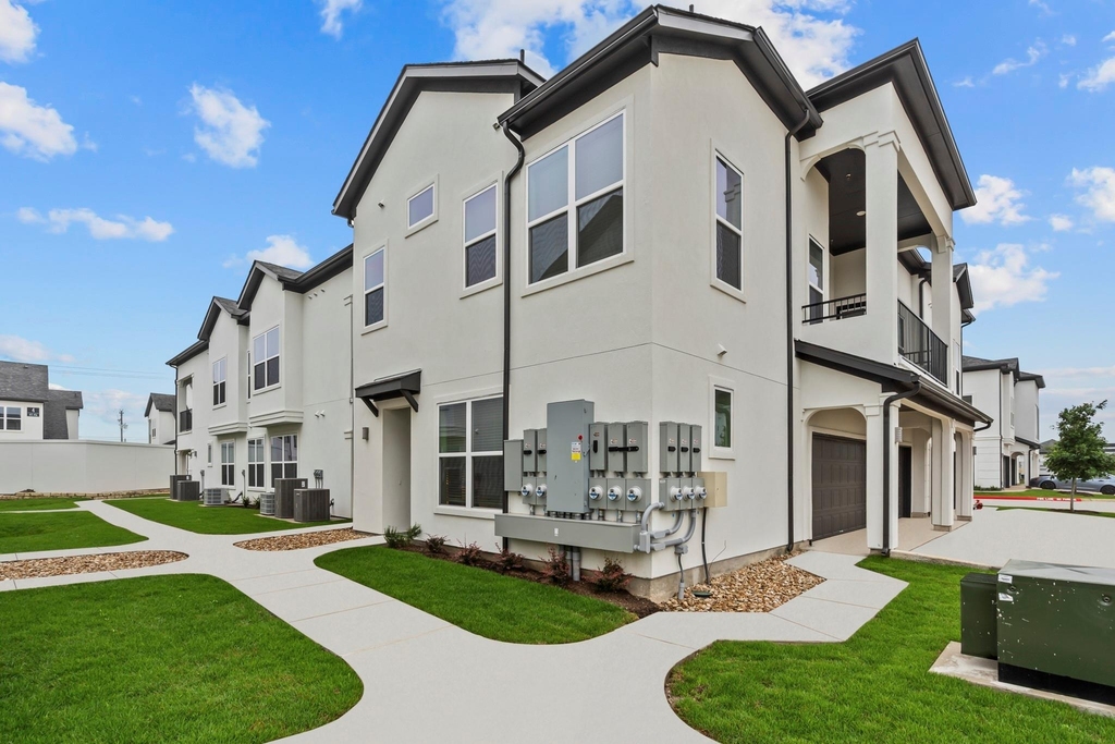 1664 Hillside Terrace - Photo 12