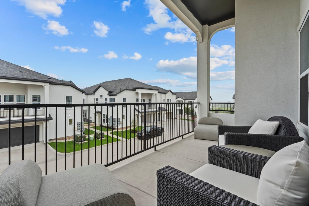 1664 Hillside Terrace - Photo 33