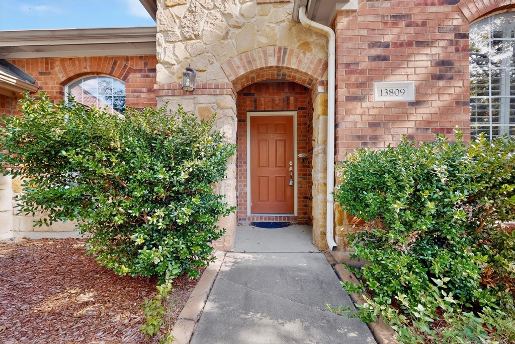 13809 Field Spar Dr - Photo 2
