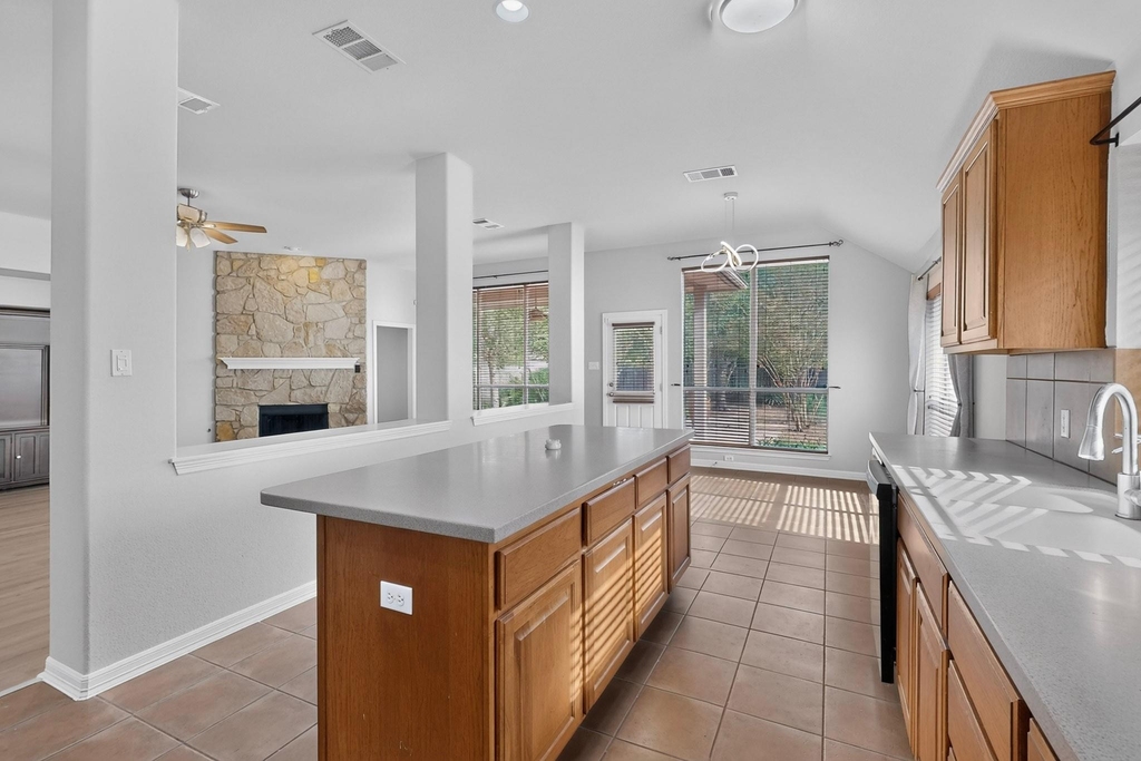 13809 Field Spar Dr - Photo 9