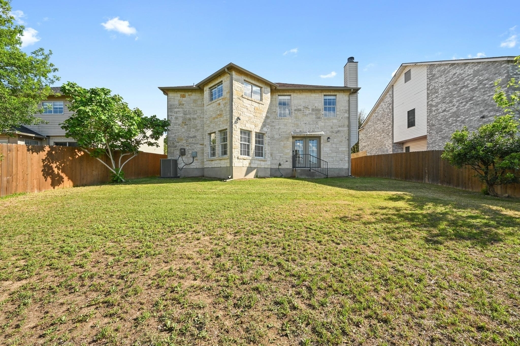 2412 Regal Park Ln - Photo 33