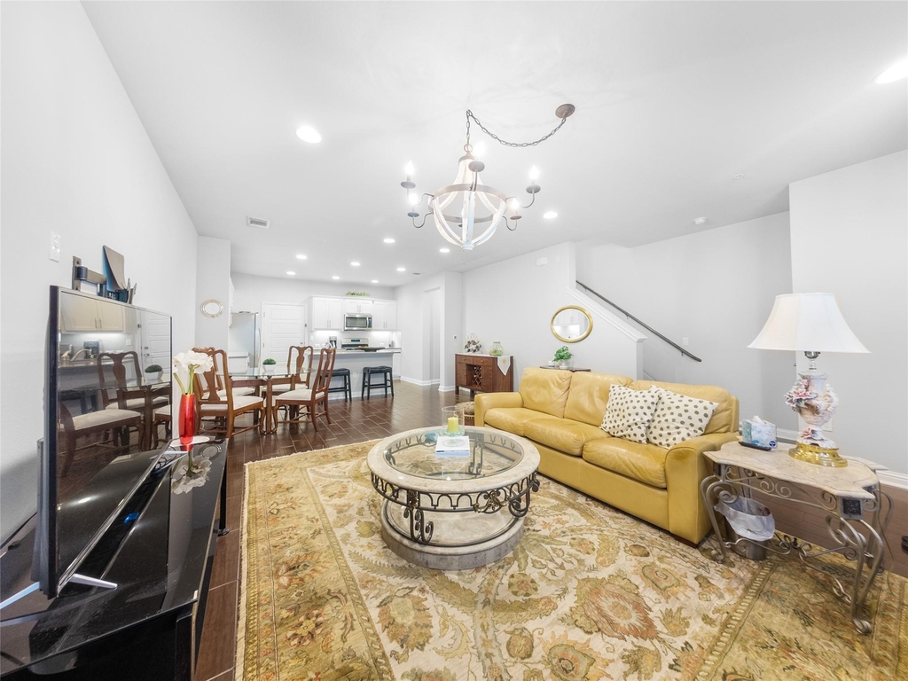 13800 Lyndhurst St - Photo 3