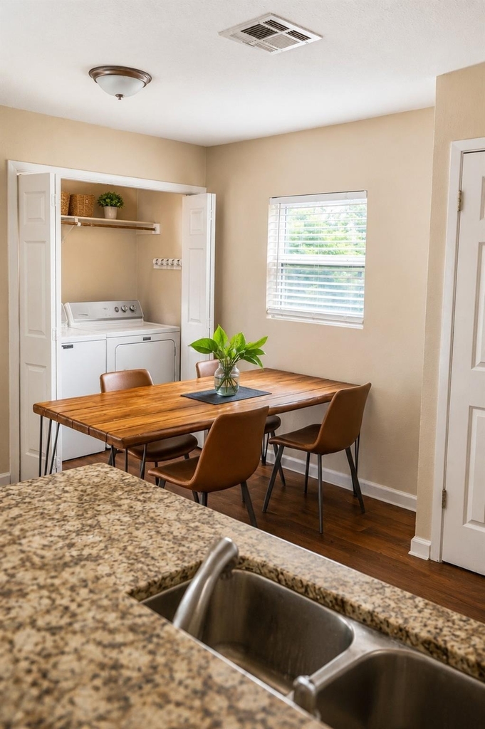 4903 Merritt Dr - Photo 3