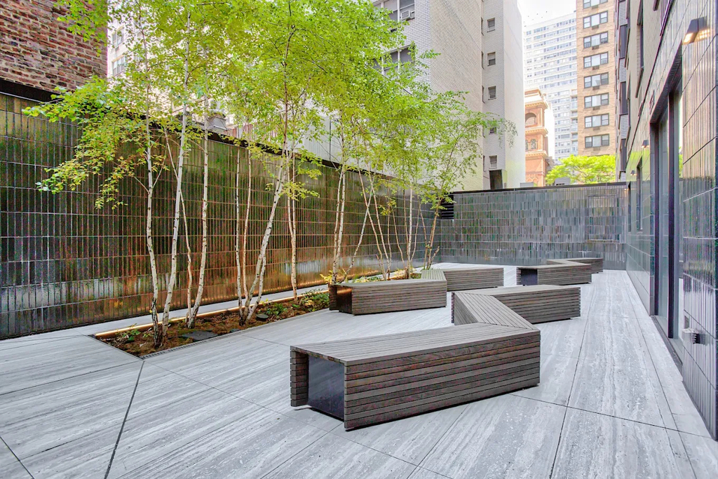 165 East 66th Street - Photo 9