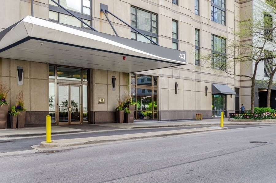 401 E Ontario Street - Photo 0