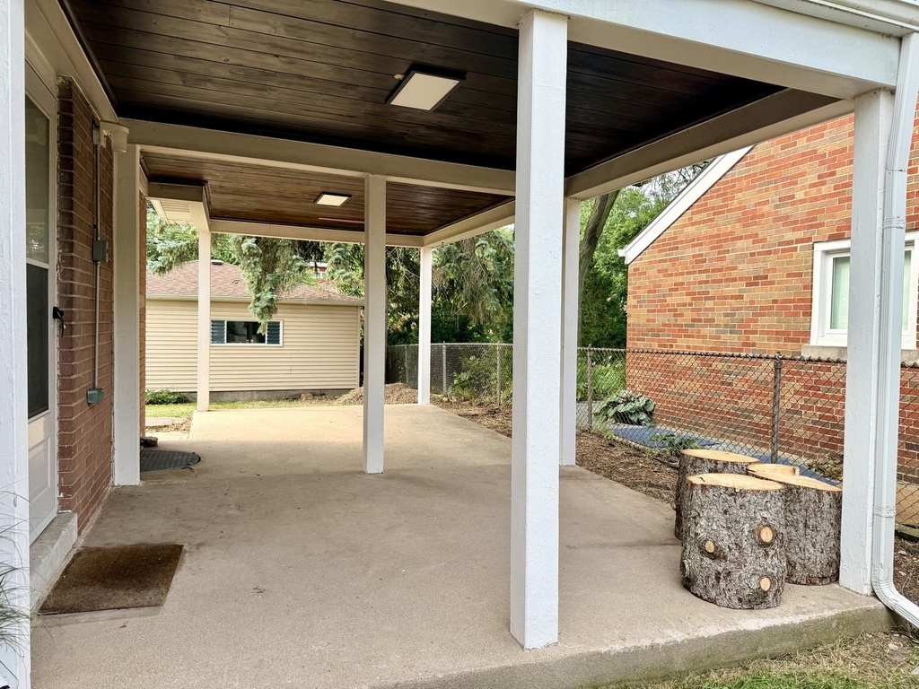 5221 Greenwood Street - Photo 15