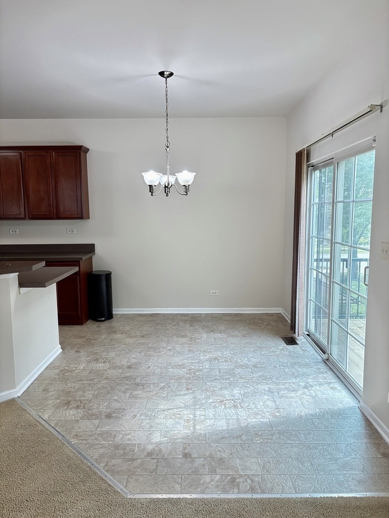 429 Grosvenor Lane - Photo 3