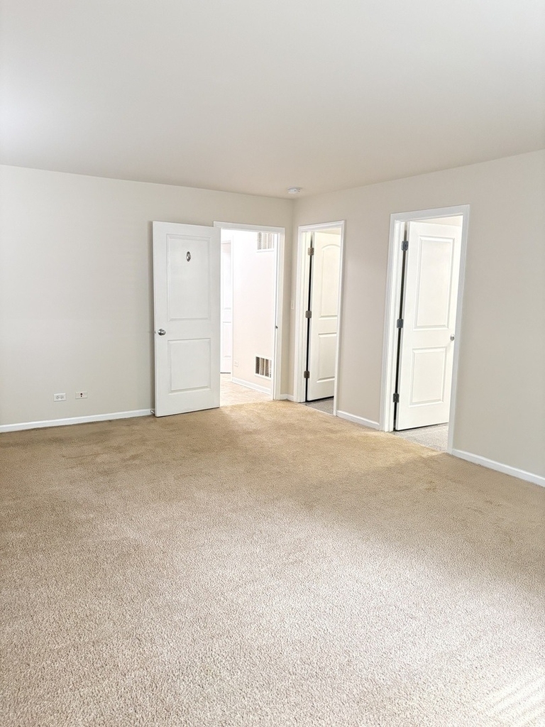 429 Grosvenor Lane - Photo 6