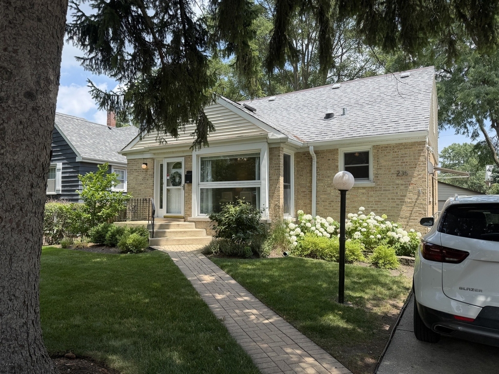 235 Nordica Avenue - Photo 0