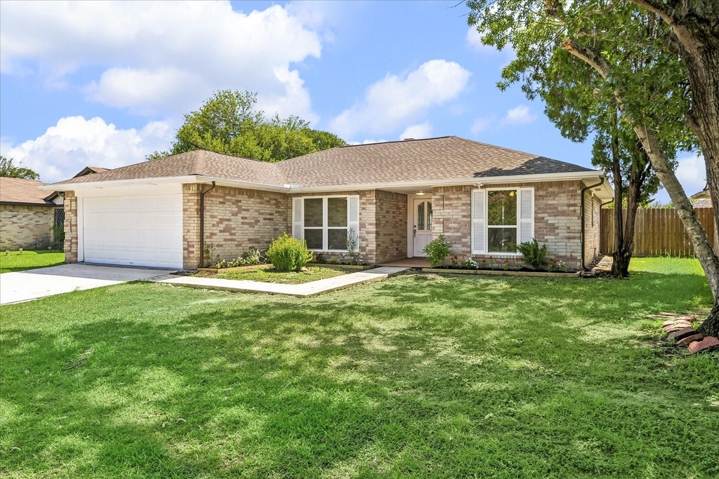 10111 Limewood Lane - Photo 0