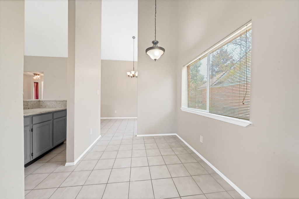 710 Old Colony Drive - Photo 7