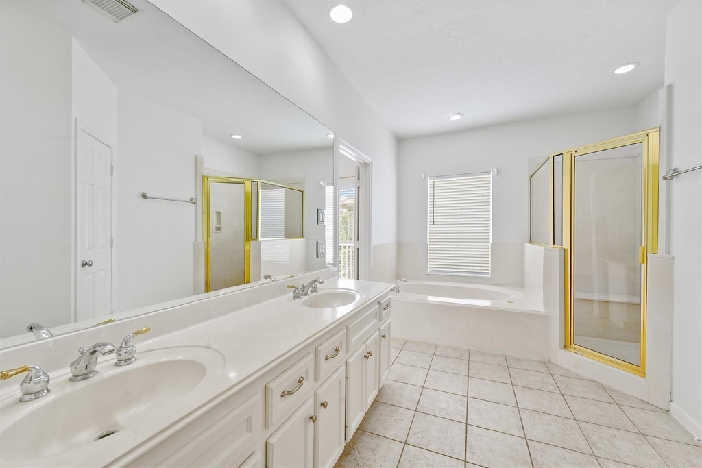 208 Hawthorne Street - Photo 18